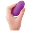 Malé a výkonné vibrační vajíčko ve fialové barvě B Swish Bnaughty Classic unleashed.