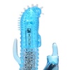 Detail z blízka na početné výstupky kvalitního vibrátoru Sweet Blue Rabbit v modré barvě se dvěma stimulátory pro intenzivnější dráždění análu a klitorisu.