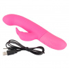 Růžový silikonový vibrátor se stimulátorem klitorisu Sweet Smile G-bod Rabbit se dobíjí pomocí USB kabelu, který je součástí balení.