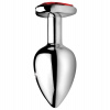 Anální kovový kolík v stříbrné barvě s pěknou základnou ve tvaru srdíčka.