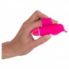 Růžový vibrátor na prst Sweet Smile Little Dolphin je flexibilní, vhodný i pro mužské prsty.