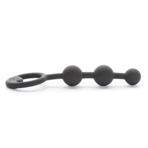 Černé nevibrační kuličky k anální penetraci s hedvábným povrchem.