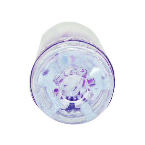 Opakovaně použitelný masturbátor Rev Air Light s technologií sání se přizpůsobí každé tloušťce penisu.