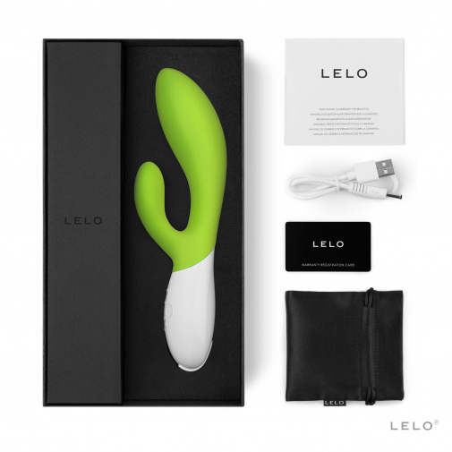 Světle zelený vibrátor Lelo Ina 2 Lime Green v balení, ve kterém najdete také USB kabel, pouzdro a návod.