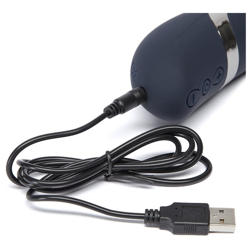 Vibrátor se dobíjí pomocí USB kabelu.