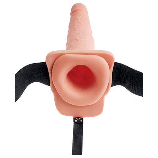 Hollow Squirting strap-on na penis má dutinu hlubokou 11 cm.