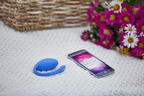 Luxusní vibrační vajíčko Jive, které lze ovládat na dálku pomocí aplikace ve smartphonu.