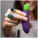 Vodotěsný vibrátor ve tvaru lilku s deseti režimy vibrací a pulzací Emojibator Eggplant.